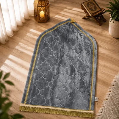 سجادة صلاة مريحة – مخمل مبطّن — 1