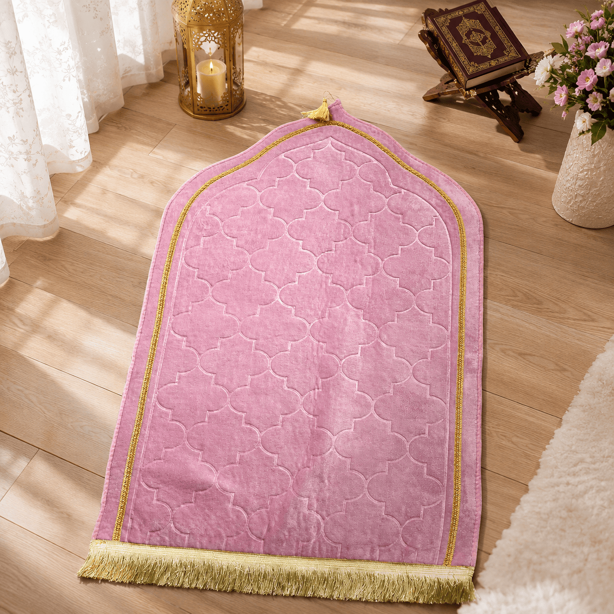 سجادة صلاة مريحة ذهبية – مخمل مبطّن — 4